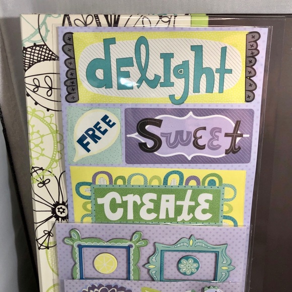 K&COMPANY SCRAPBOOK KIT with 49 Pieces - Picture 11 of 16